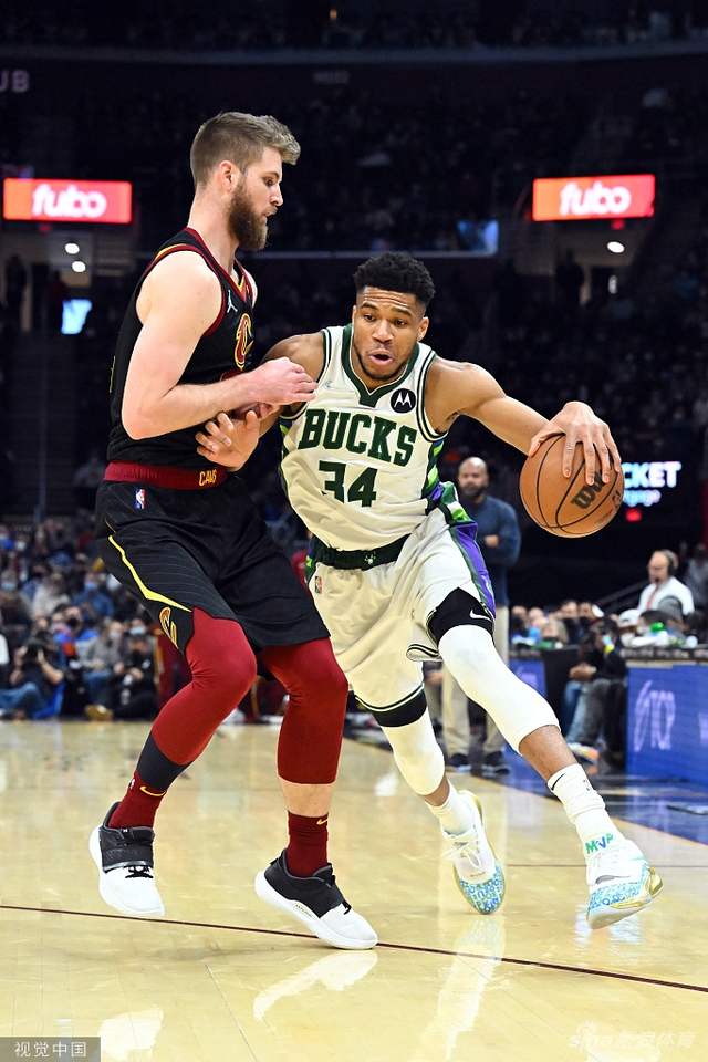 刘国梁在接 刘国梁在接